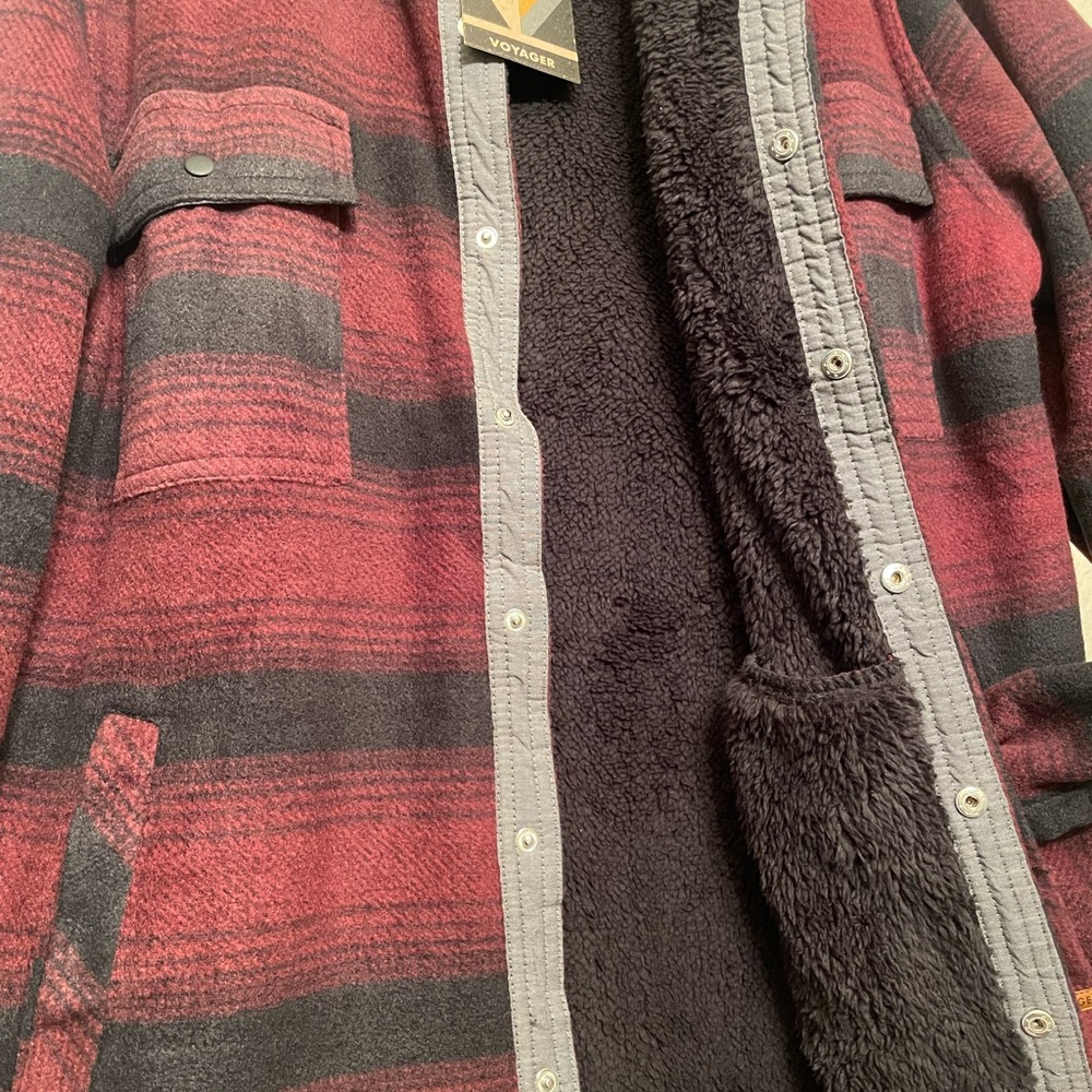 NWT Burgundy and Black Plaid Men's Fleece Jacket - Picture 5 of 10